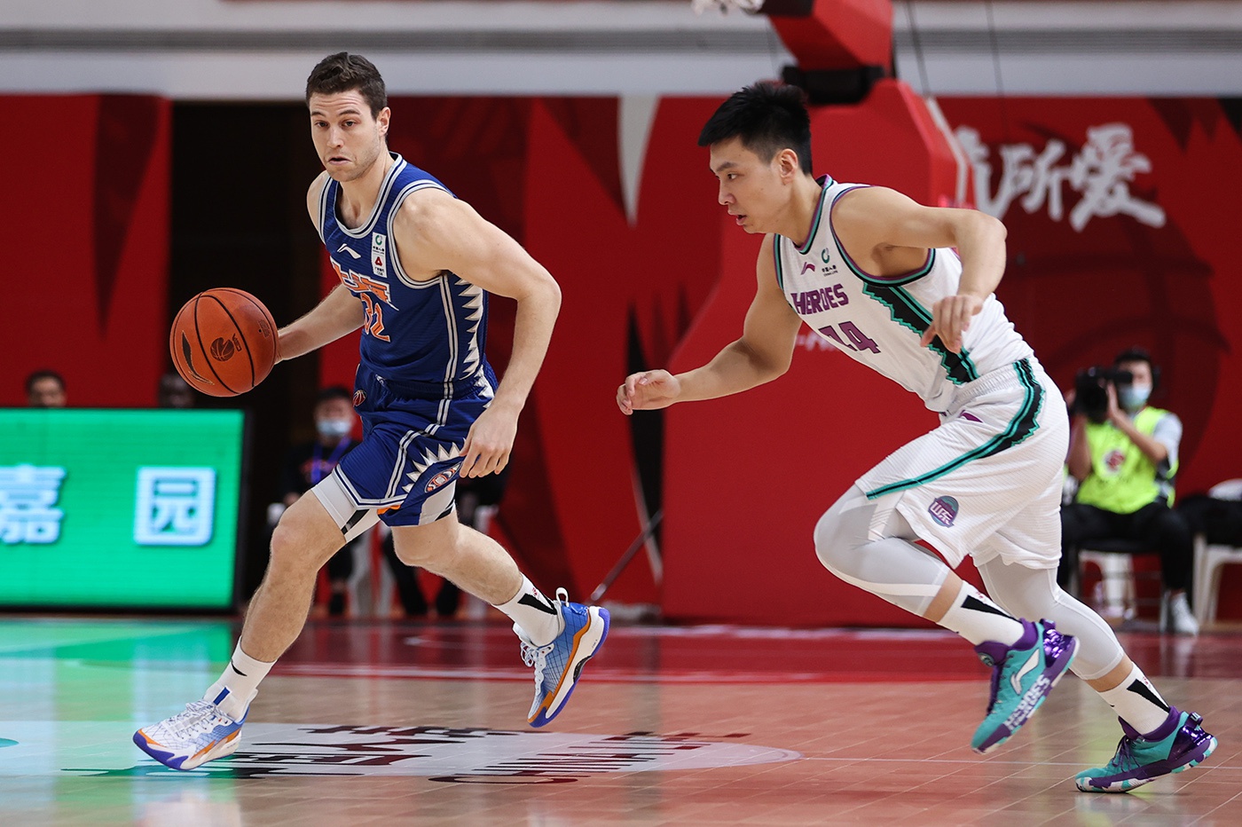 拜仁慕尼黑迎CBA季后赛关键赛，窗口期篮板制胜，球迷炸锅，医务组通报恢复的简单介绍