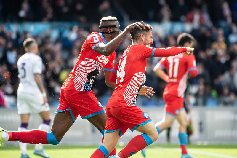 那不勒斯内部会议纪要流出：今晨绝杀压哨，欧联使命明确，团队化学反应显著