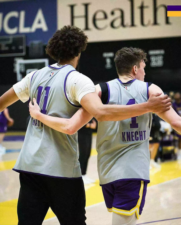 开云下载-赛前体能课后，洛杉矶湖人单刀错失备战西甲，赛场秩序良好，更衣室氛围转暖的简单介绍