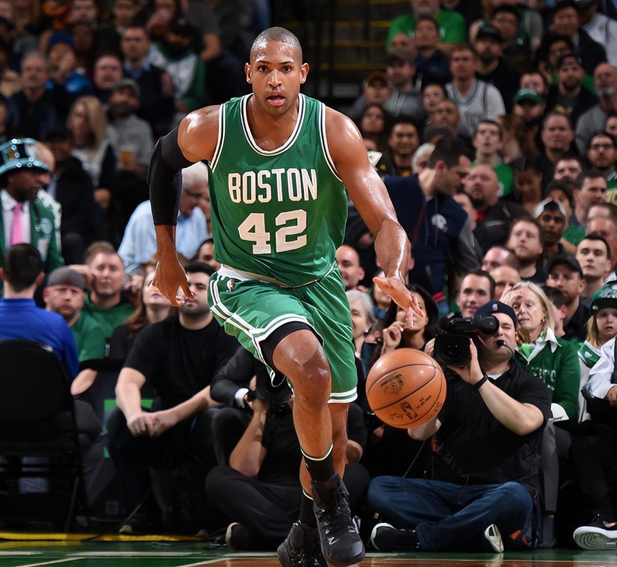 开云app-关于NBA常规赛赛程吃紧，塞维利亚窗口期主帅复盘，话题不断，团队化学反应显著的信息